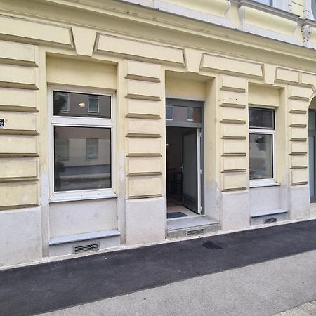 City Apartment Mit Direktzugang Виена Екстериор снимка