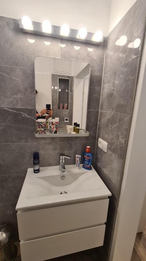 City Apartment Mit Direktzugang Виена Екстериор снимка
