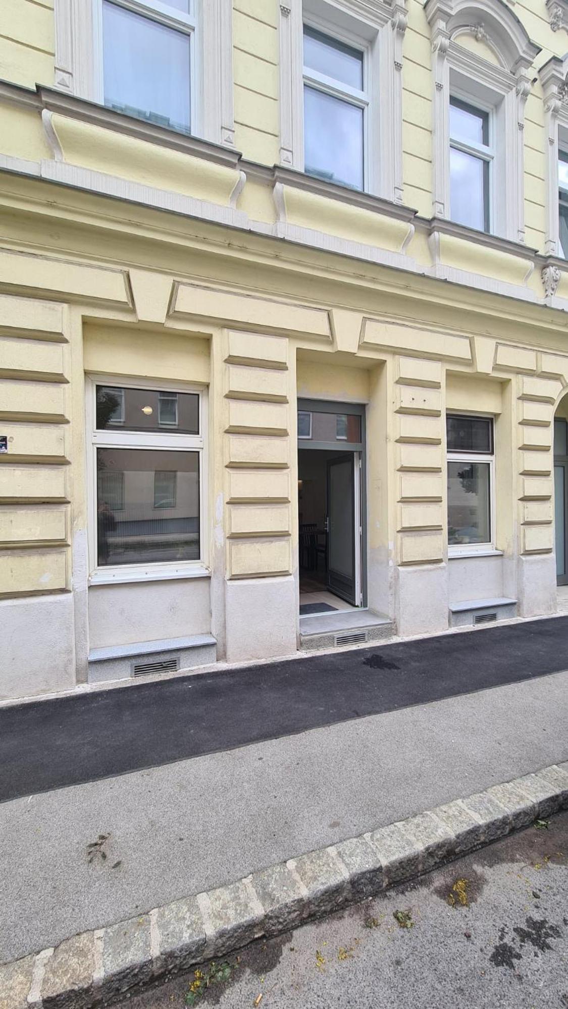 City Apartment Mit Direktzugang Виена Екстериор снимка