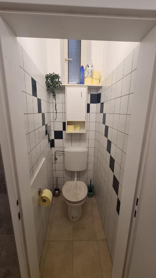 City Apartment Mit Direktzugang Виена Екстериор снимка