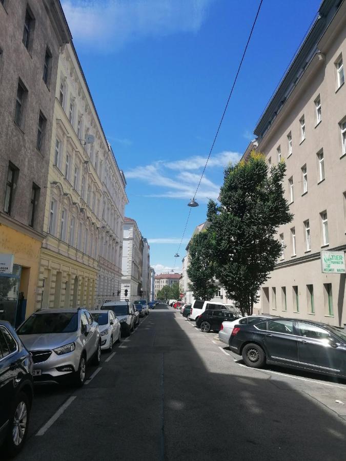 City Apartment Mit Direktzugang Виена Екстериор снимка