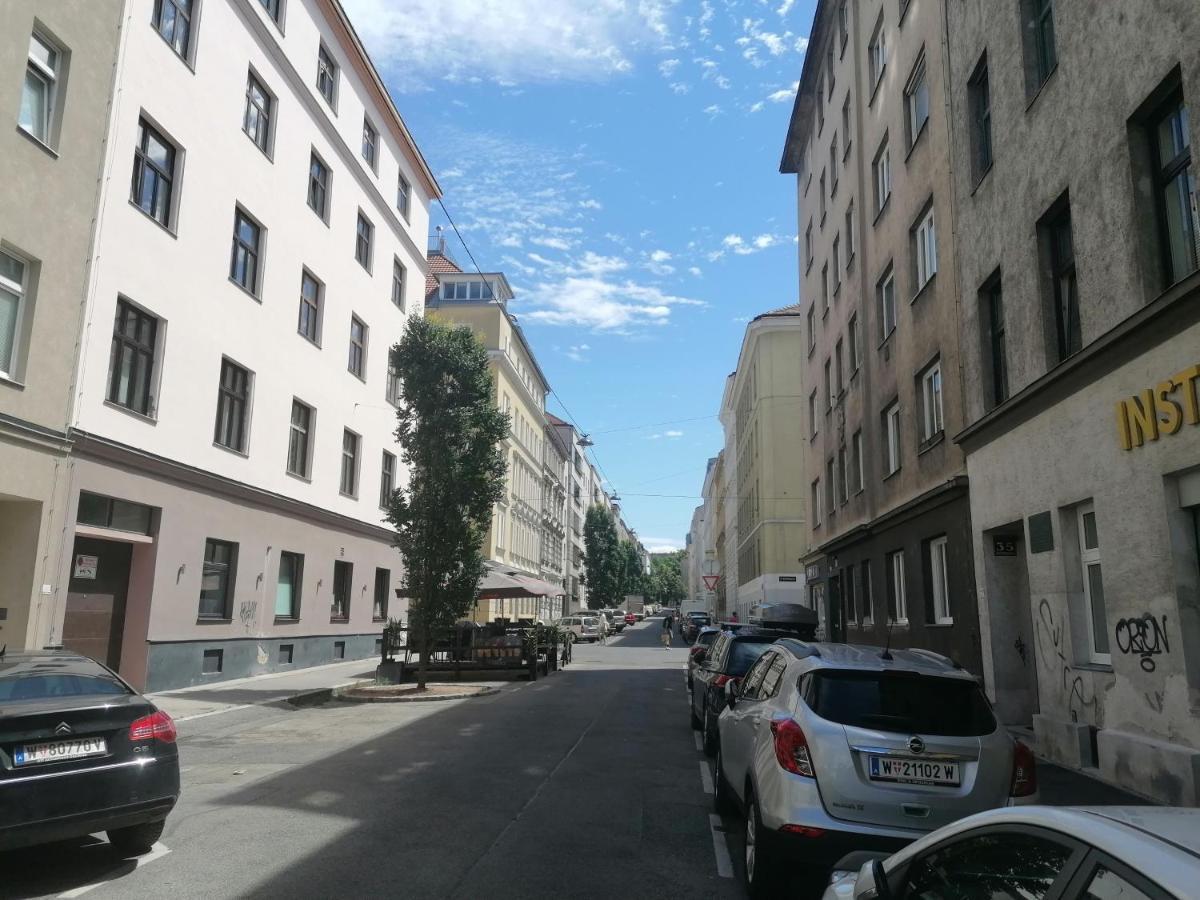 City Apartment Mit Direktzugang Виена Екстериор снимка