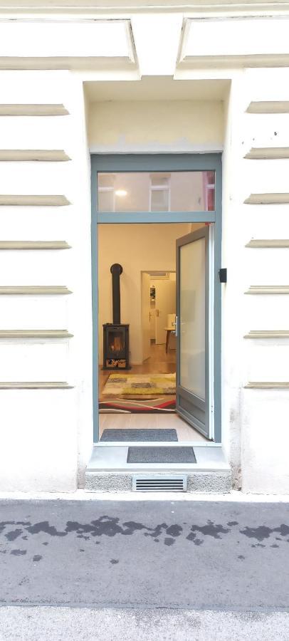 City Apartment Mit Direktzugang Виена Екстериор снимка