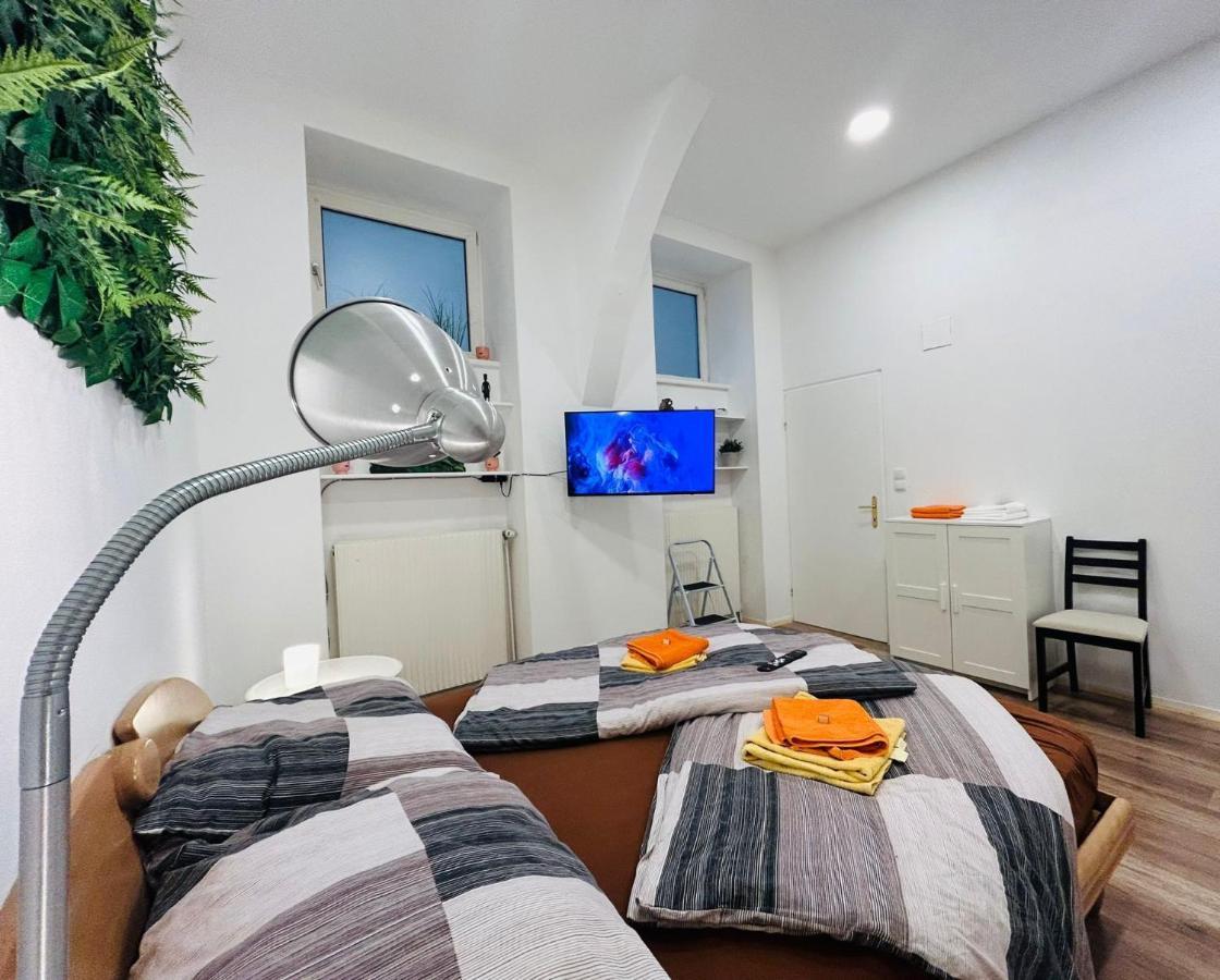 City Apartment Mit Direktzugang Виена Екстериор снимка